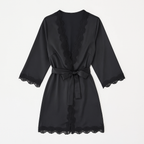 Chemise de Nuit Satinée à Dentelle – Aurore Silencieuse