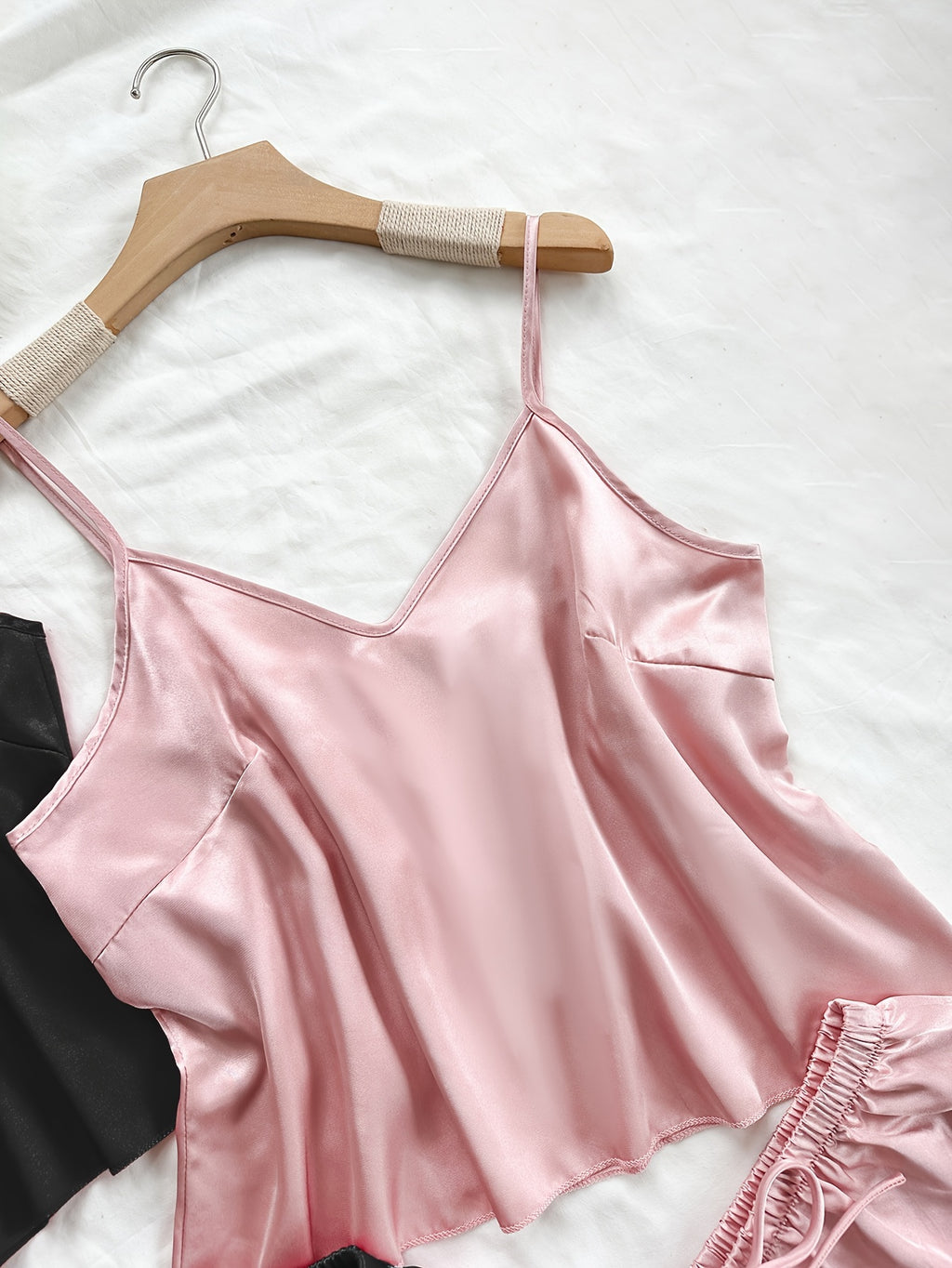 Ensemble Pyjama Débardeur et Short Satinés (Lot de 2) – Souffle Satiné