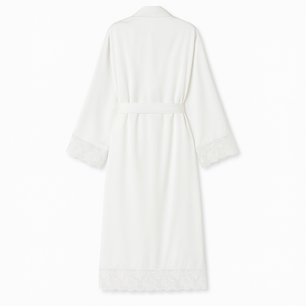 Chemise de Nuit Satinée Longue à Dentelle – Clair de Brume