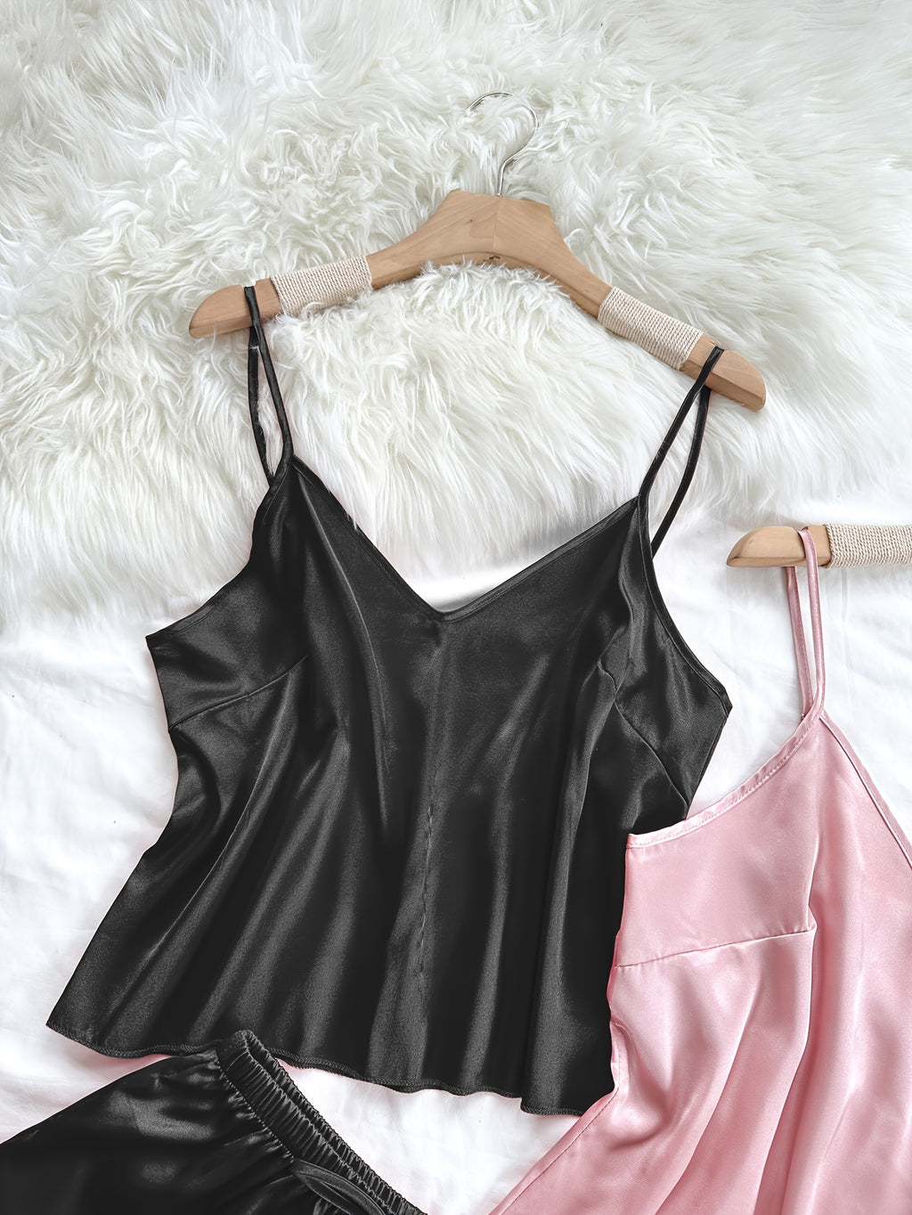 Ensemble Pyjama Débardeur et Short Satinés (Lot de 2) – Souffle Satiné