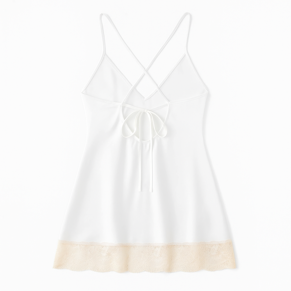 Nuisette Satinée à Bretelles – Lueur de Brume