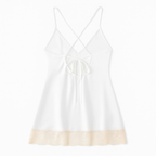 Nuisette Satinée à Bretelles – Lueur de Brume