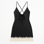 Nuisette Satinée à Bretelles – Lueur de Brume