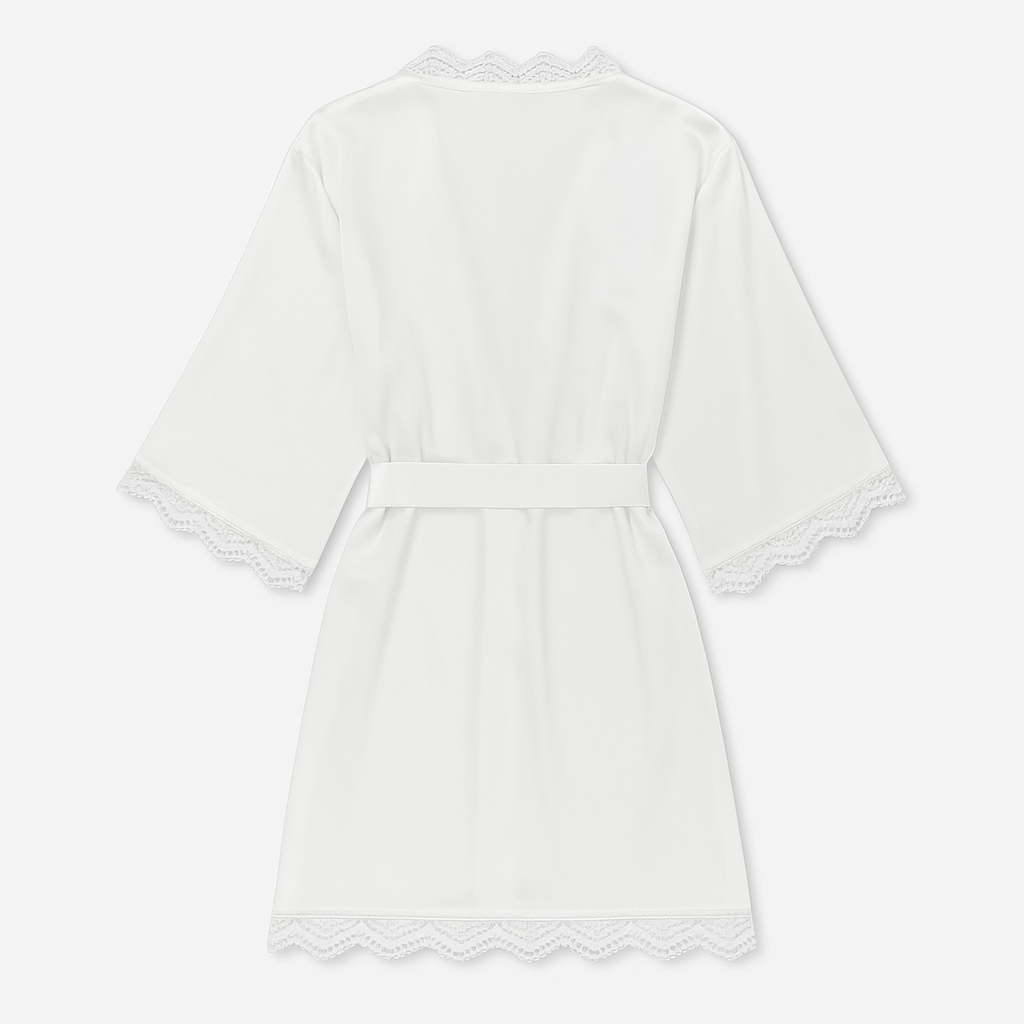 Chemise de Nuit Satinée à Dentelle – Aurore Silencieuse