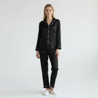 Ensemble Pyjama Satiné Chemisier et Pantalon – Nuit Élégante