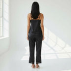 Ensemble Pyjama Satiné et Dentelle – Douce Séduction