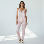 Ensemble Pyjama Satiné et Dentelle – Douce Séduction