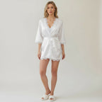 Chemise de Nuit Satinée à Dentelle – Aurore Silencieuse