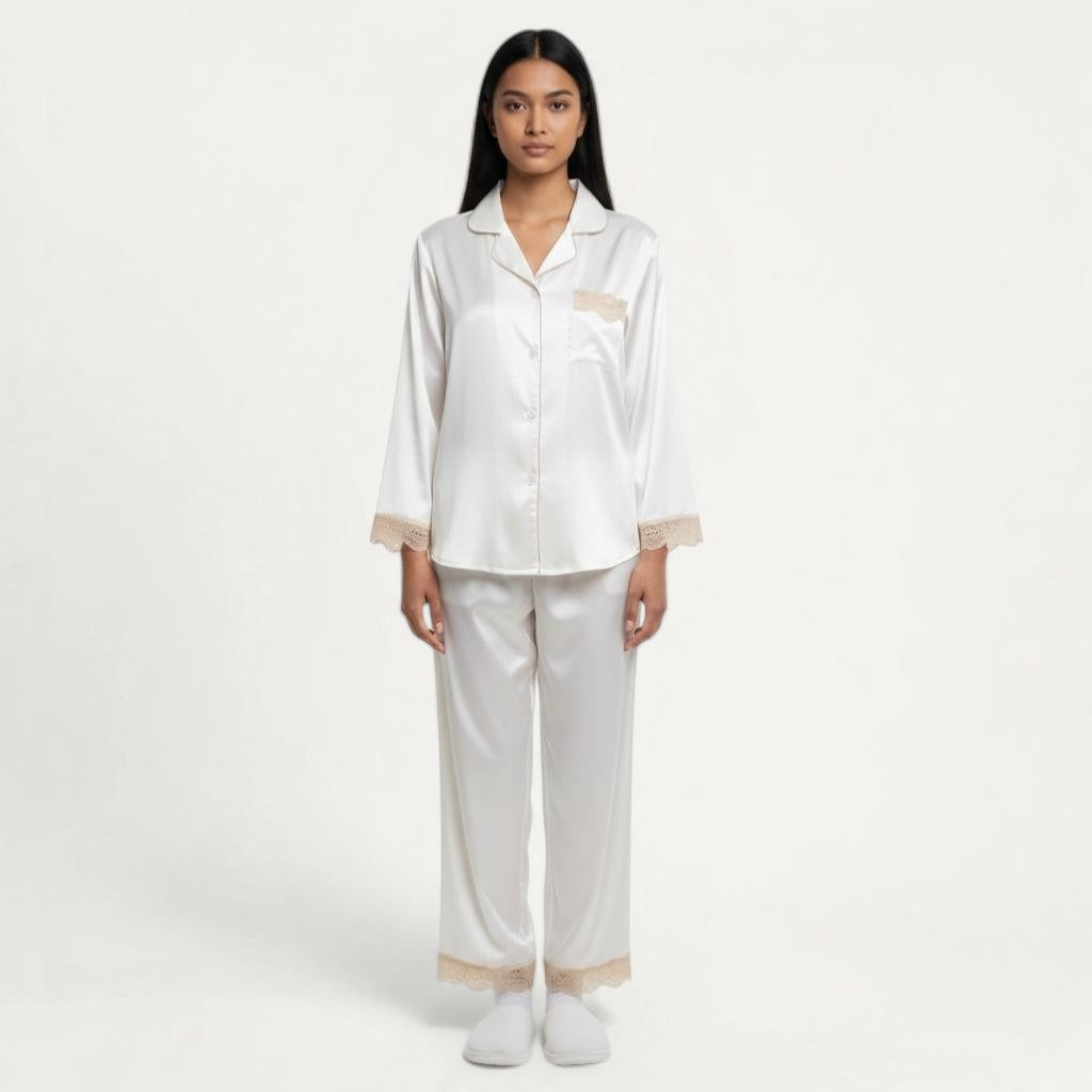 Ensemble Pyjama Satin Femme Élégant à Plumes – Élégance Nocturne