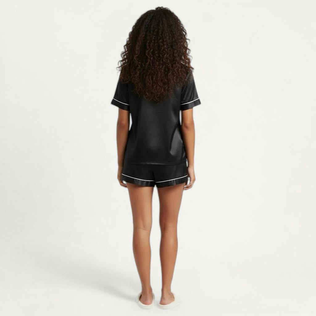 Ensemble Pyjama Satin Femme Chemisier et Short Élégant – Satin d’Aurore