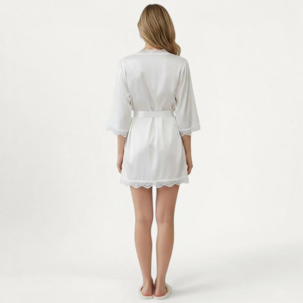 Chemise de Nuit Satin Femme à Dentelle Élégante – Aurore Silencieuse