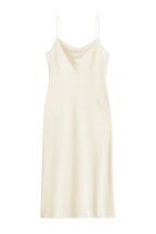 Nuisette Satinée Longue – Brume Douce