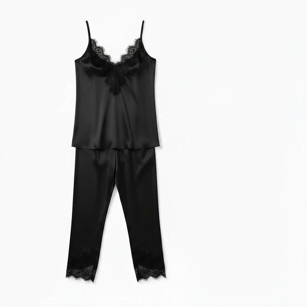 Ensemble Pyjama Satiné et Dentelle – Douce Séduction