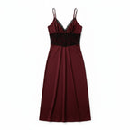 Robe de Nuit en Dentelle – Nuit Étoilée