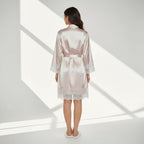 Ensemble Pyjama Satiné Robe Courte et Gilet – Éclat Léger