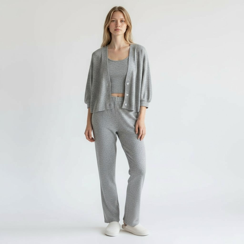 Trio Doux Gilet, Débardeur et Pantalon – Signature Élégante