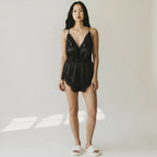 Combinaison Satinée à Dentelle – Aurore Cachée