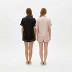 Ensemble Pyjama Chemisier et Short Satinés (Lot de 2) – Éclat Satiné