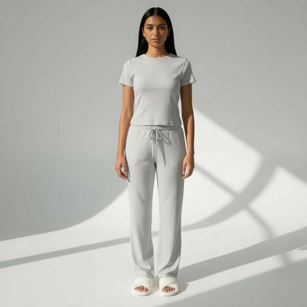 Ensemble Pyjama T-shirt et Pantalon – Fraîcheur Élégante