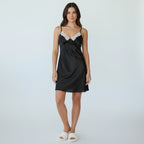 Ensemble Pyjama Satiné Robe Courte et Gilet – Éclat Léger